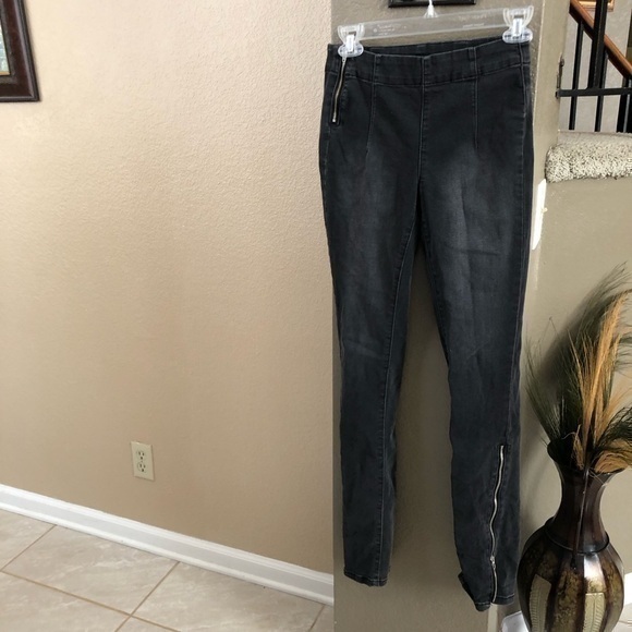 BDG Denim - BDG High Rise Pale Gray Jeans Size  25